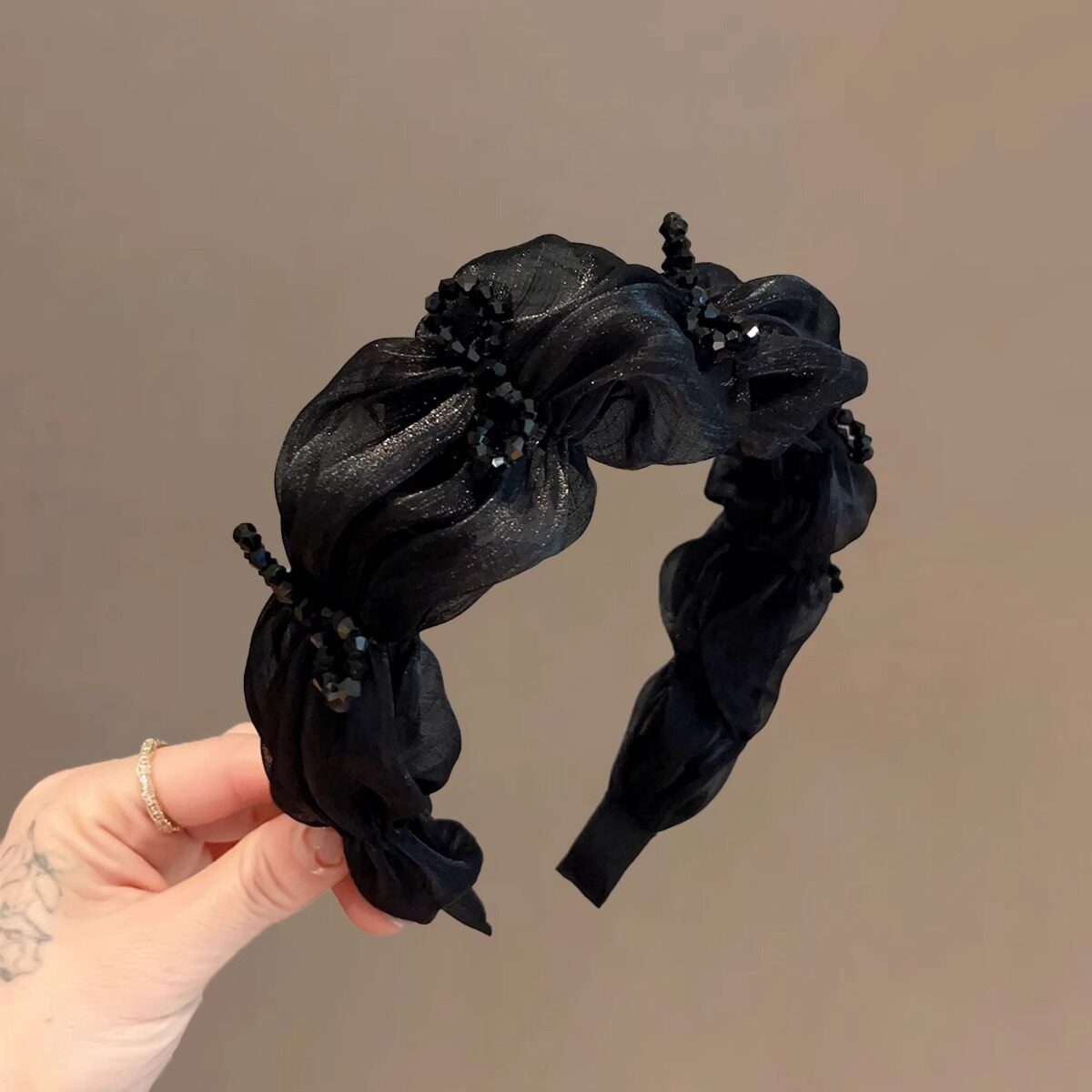 ヘアバンド｜黒・カチューシャ・高級感・プリーツ・クリスタル・ユニーク・ヘアクリップ|undefined