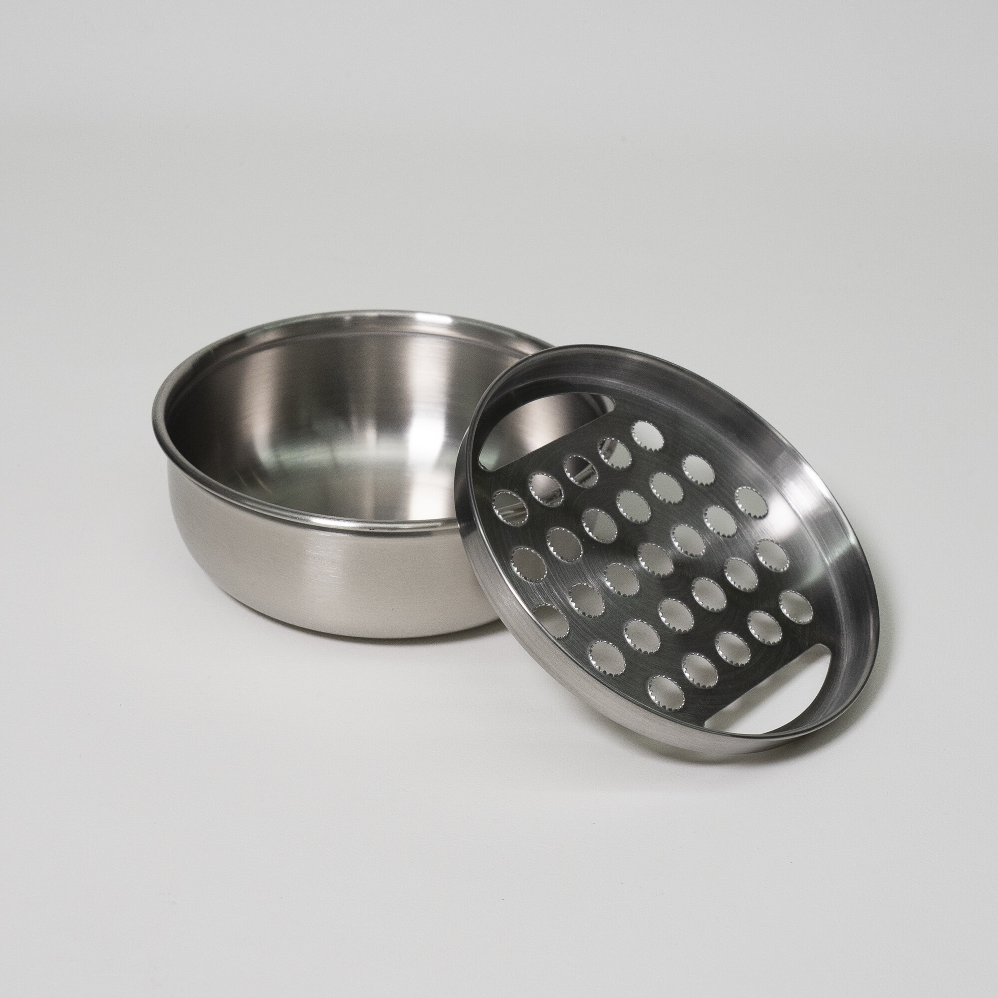 『人気応援商品』ステンレス製おろし器｜こんなに楽ちん！軽い力でより細かく滑らかにすりおろし♪|undefined