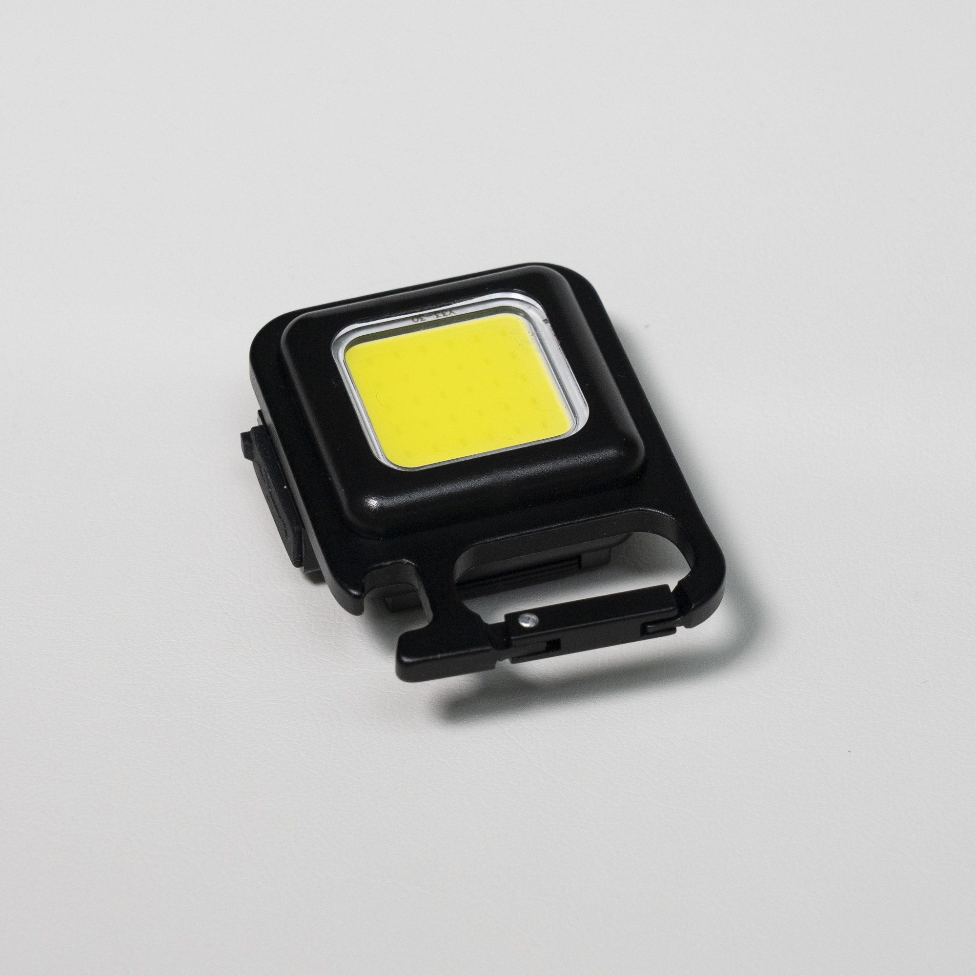 充電式マルチLEDライト | 小型なのにかなり明るく、明るさ3段階切り替え可能|undefined