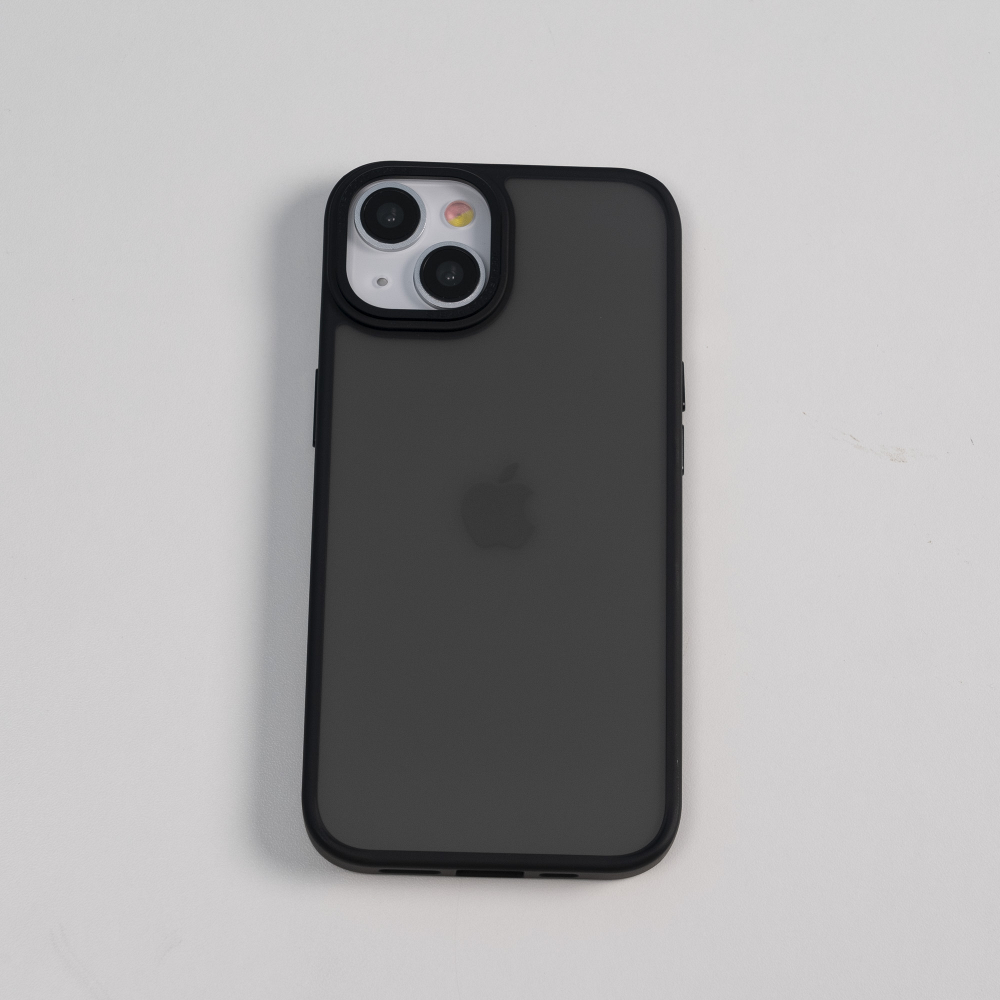 『iPhone14シリーズ専用』メタリック独立キーボタン設計iPhoneスマホケース｜表面に手触りさらさらなラバースプレー加工、カラーバリエーション豊富「mocolo」|undefined
