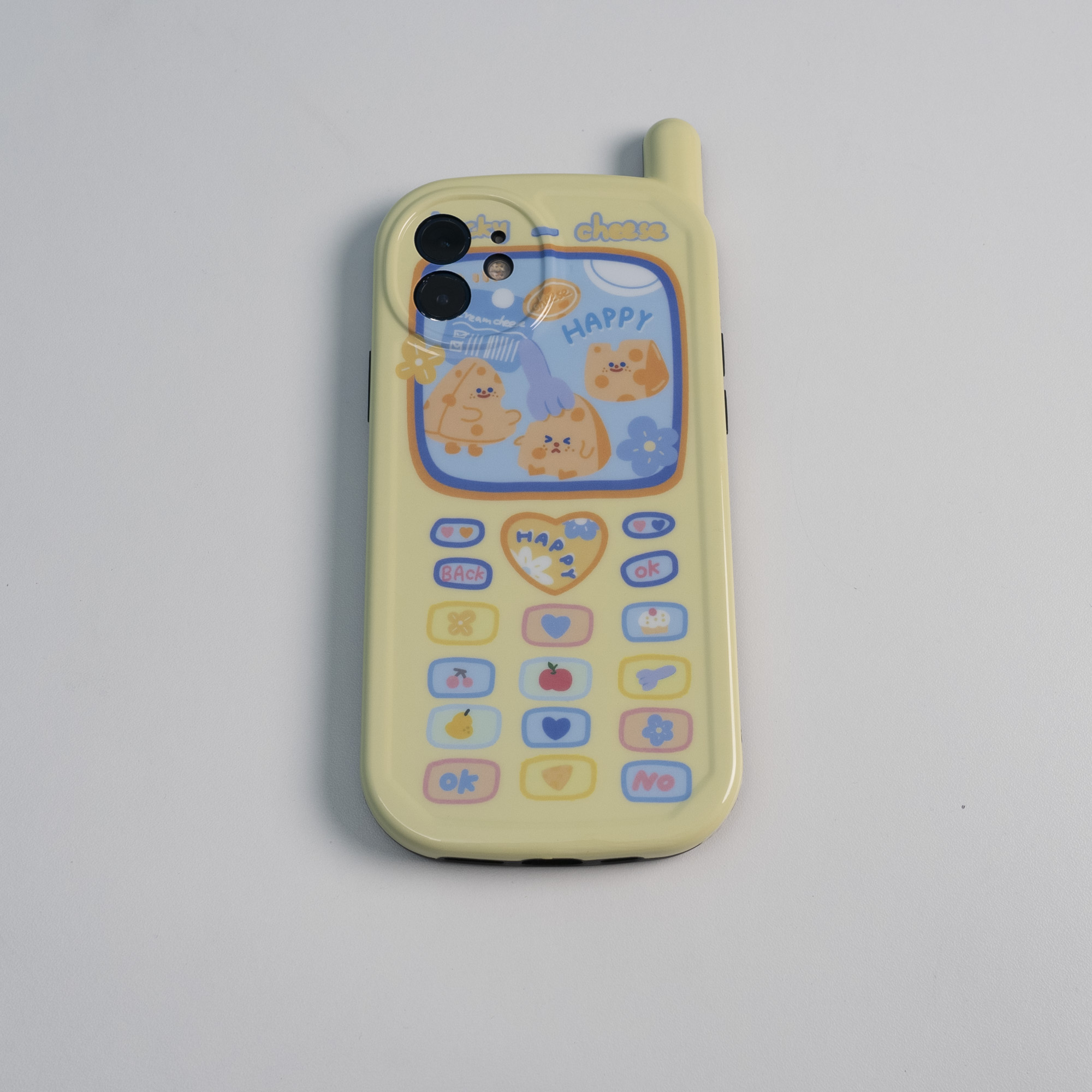 「iPhone 7~13対応」ンテナ古いレトロな携帯電話形ストラップ付きスマホケース｜懐かしき、ガラケーが面白い！チーズ風色合いにが可愛い！|undefined