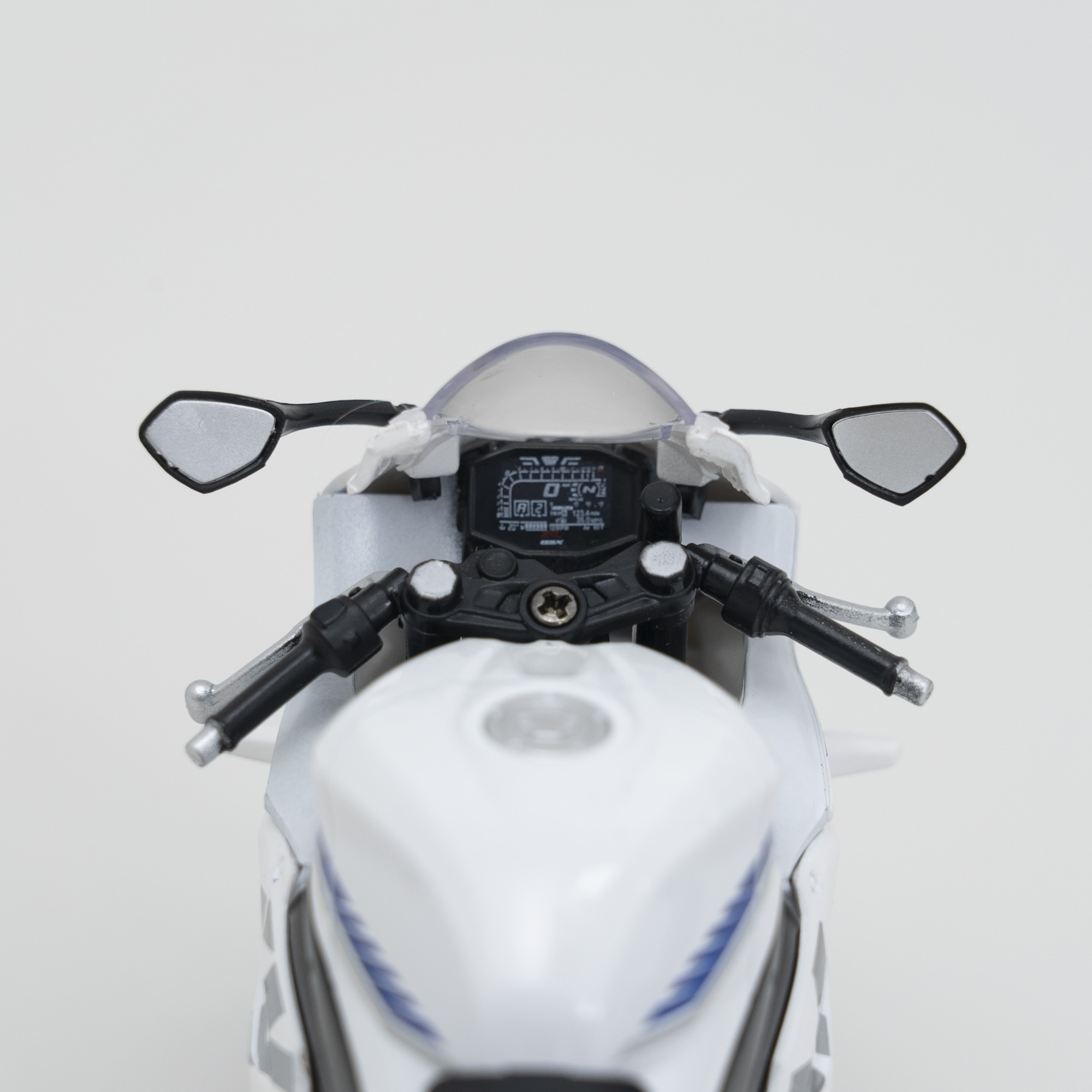 『人気オートバイモデル』1/12 SUZUKI　鈴木 GSX-R1000 オートバイ｜ショックアブソーバ機能があり·車輪は回転可能·ハンドルが左右回す可能·車体を忠実に再現|undefined