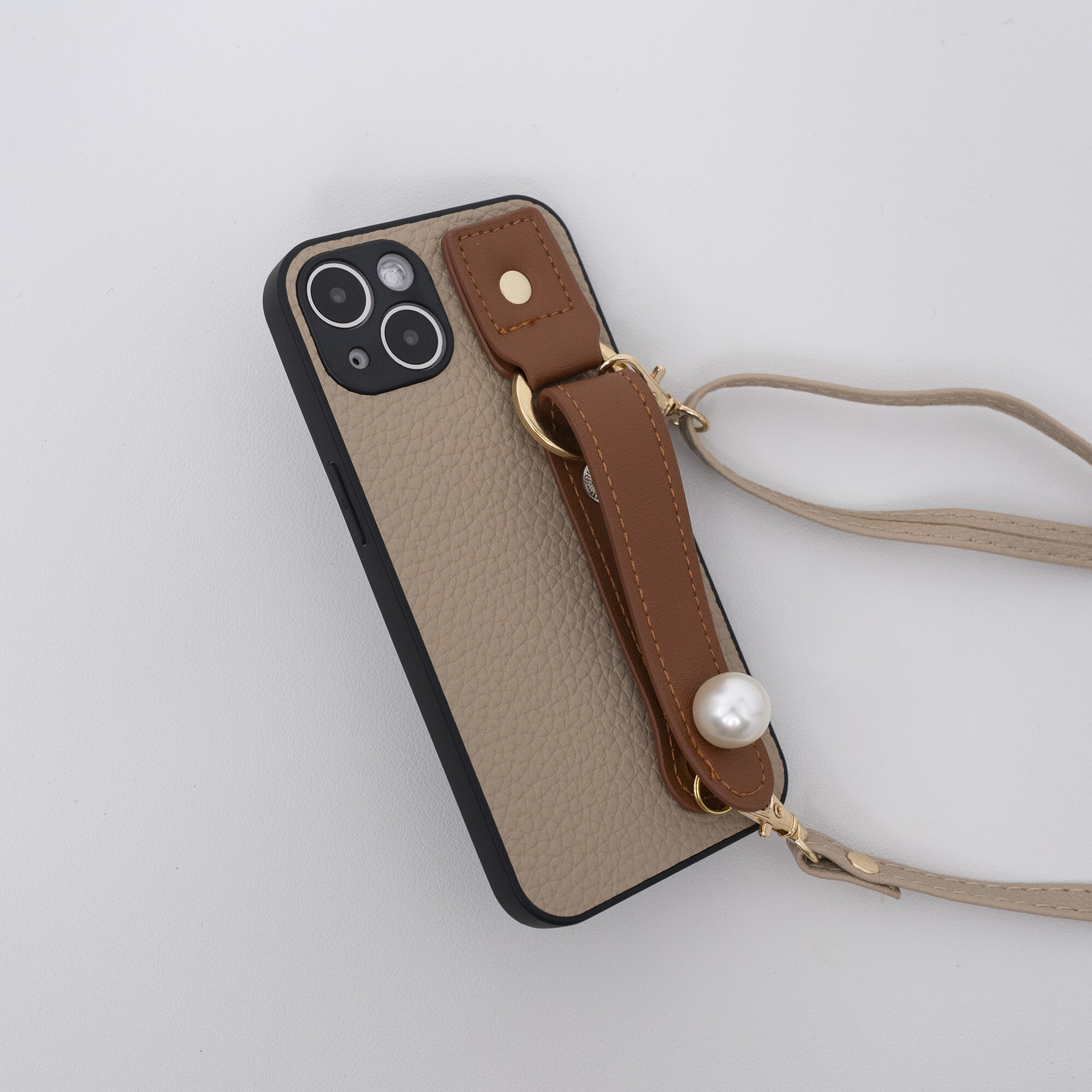 「レザー風・斜めかけ」 iPhone対応スマホケース （14も対応） ｜ハンドベルトで真珠がいる|undefined