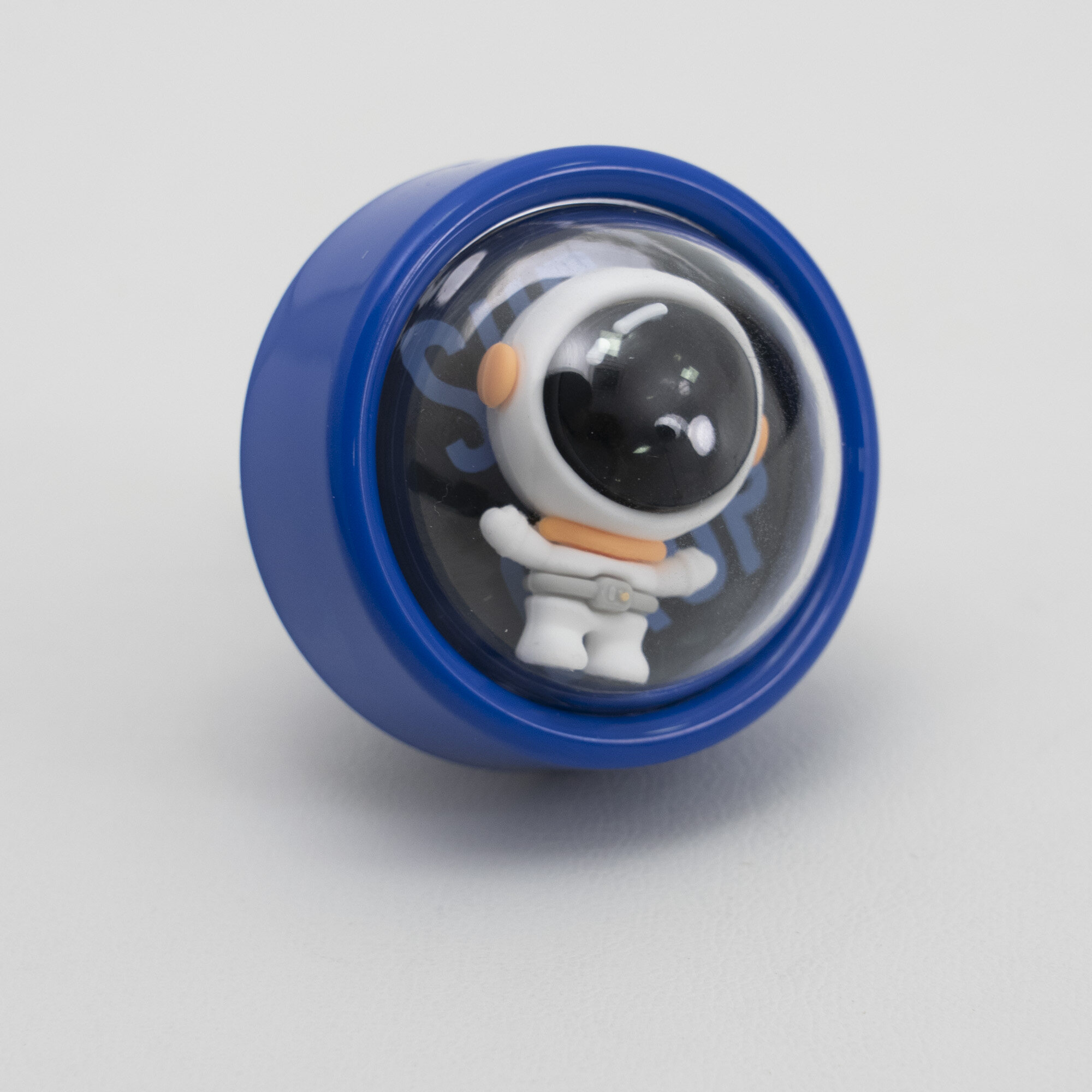 ライト付き車用芳香剤｜興味深いファンデザインで、車の隅々まで香りを拡散させる|undefined