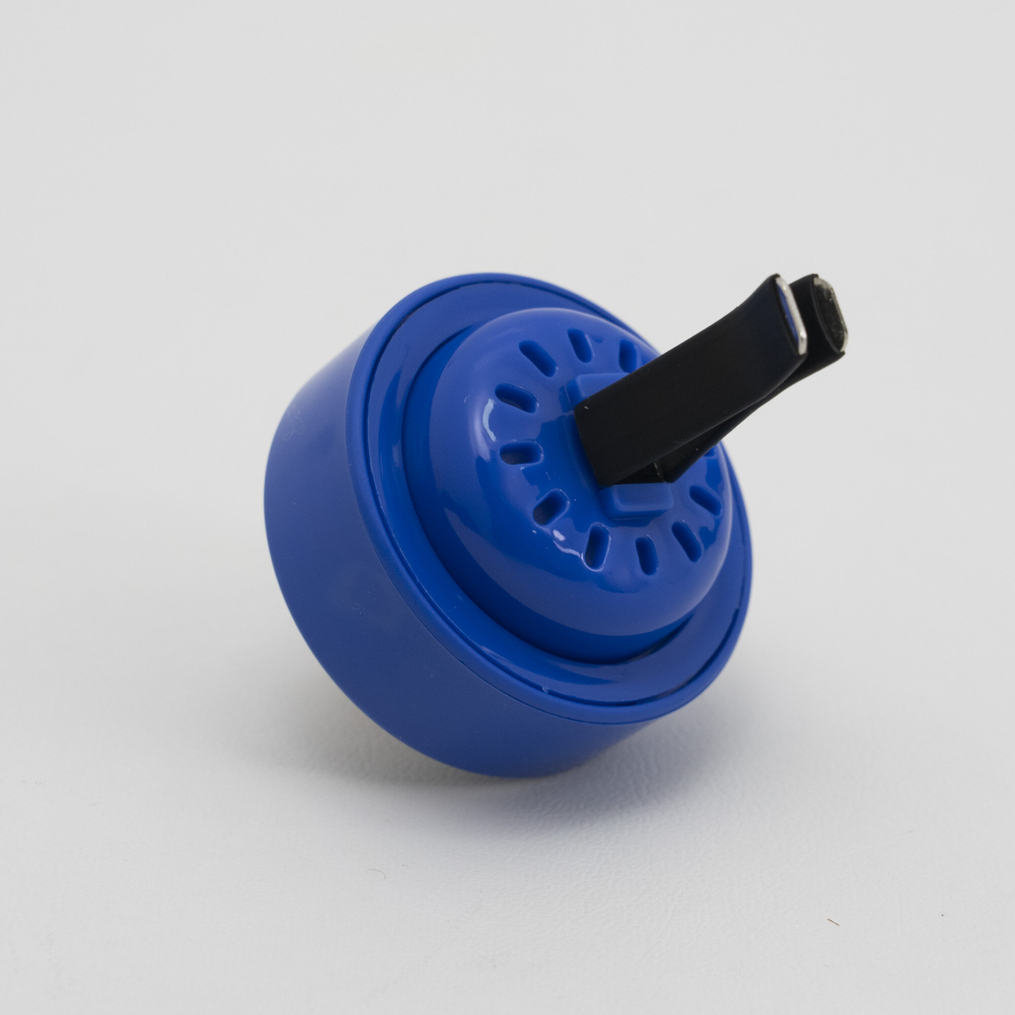 ライト付き車用芳香剤｜興味深いファンデザインで、車の隅々まで香りを拡散させる|undefined