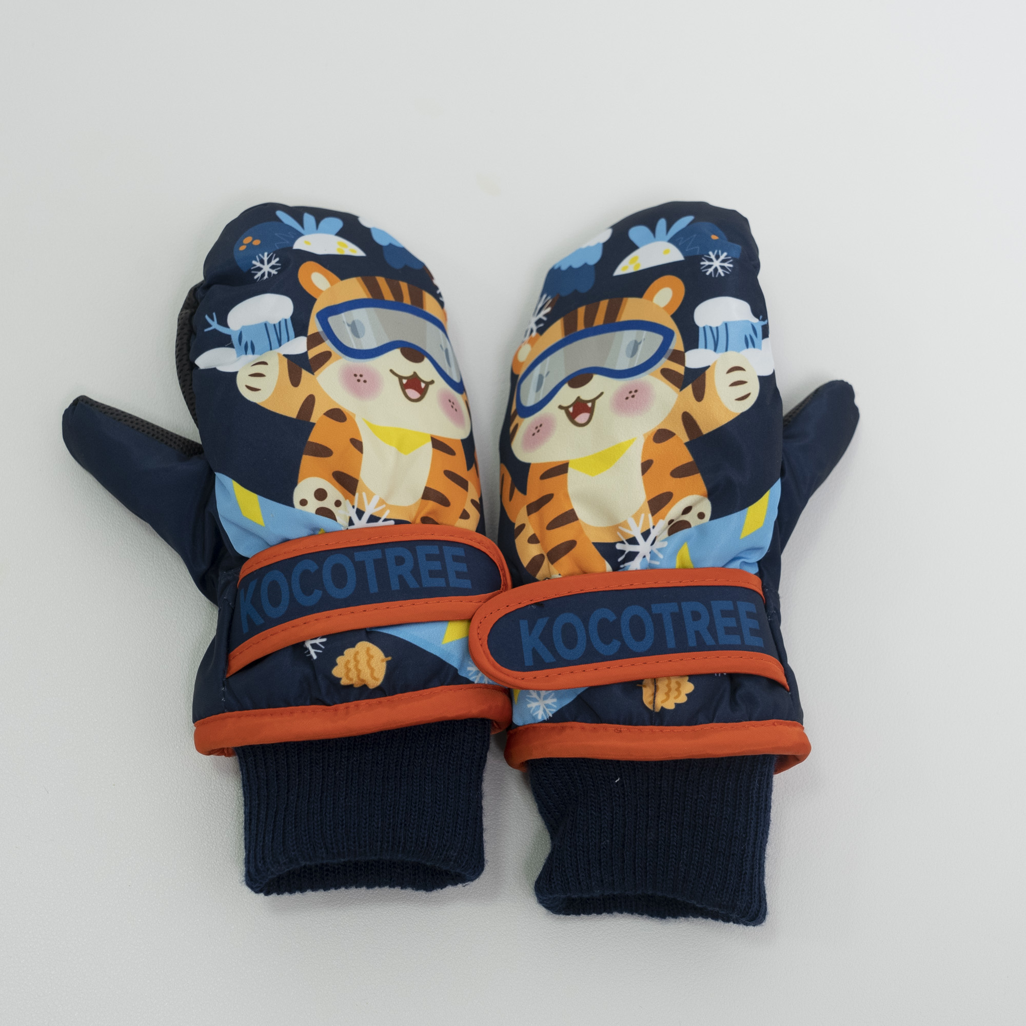 『子どもへの防寒対策』キッズ グローブ｜防水・防寒手袋、今年の雪遊びのために用意しておく！|undefined
