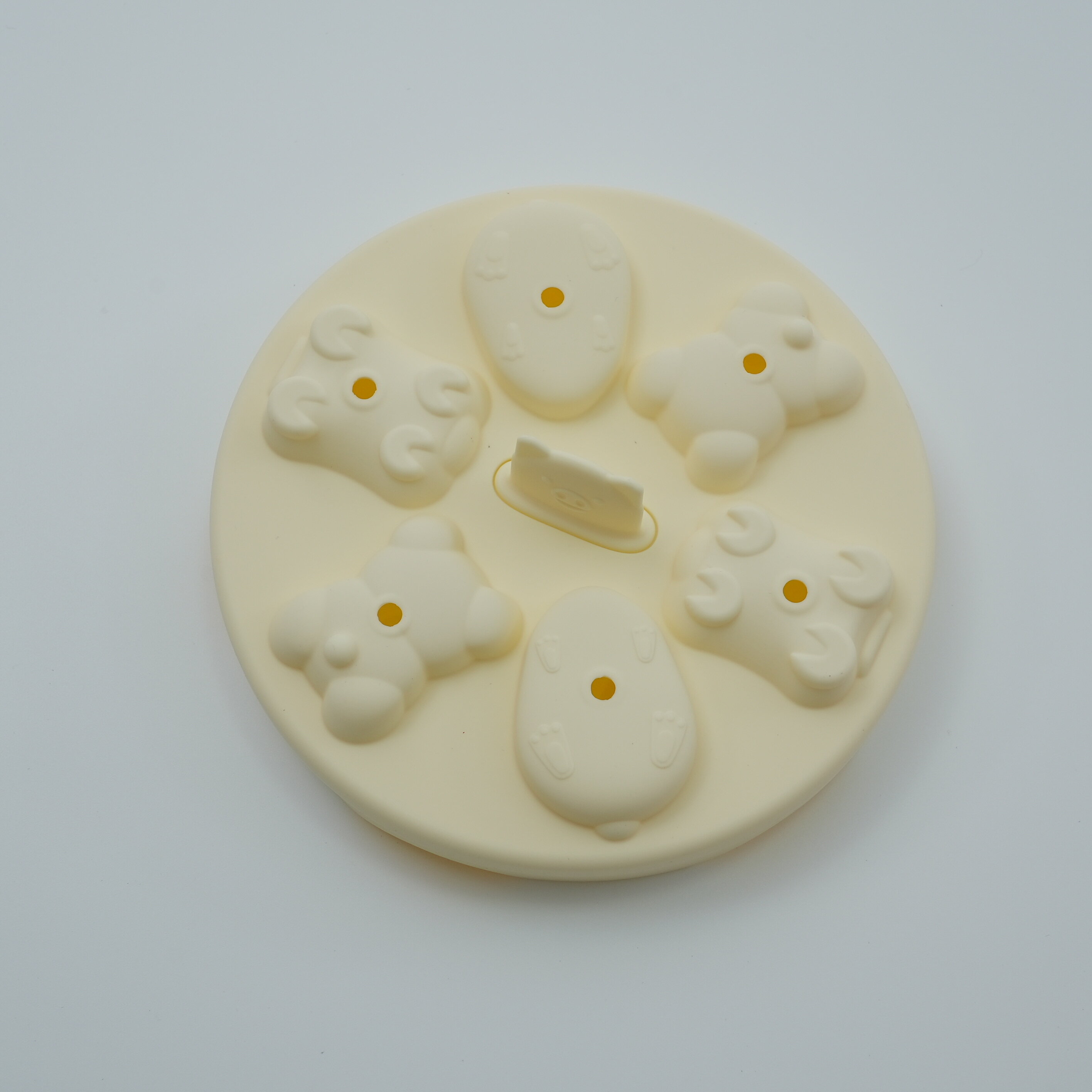 うさぎ製菓モールド│シリコントレイは焦げ付き防止です。生地がくっついてもくっつかないので、温水を使って簡単にお手入れできます。|undefined
