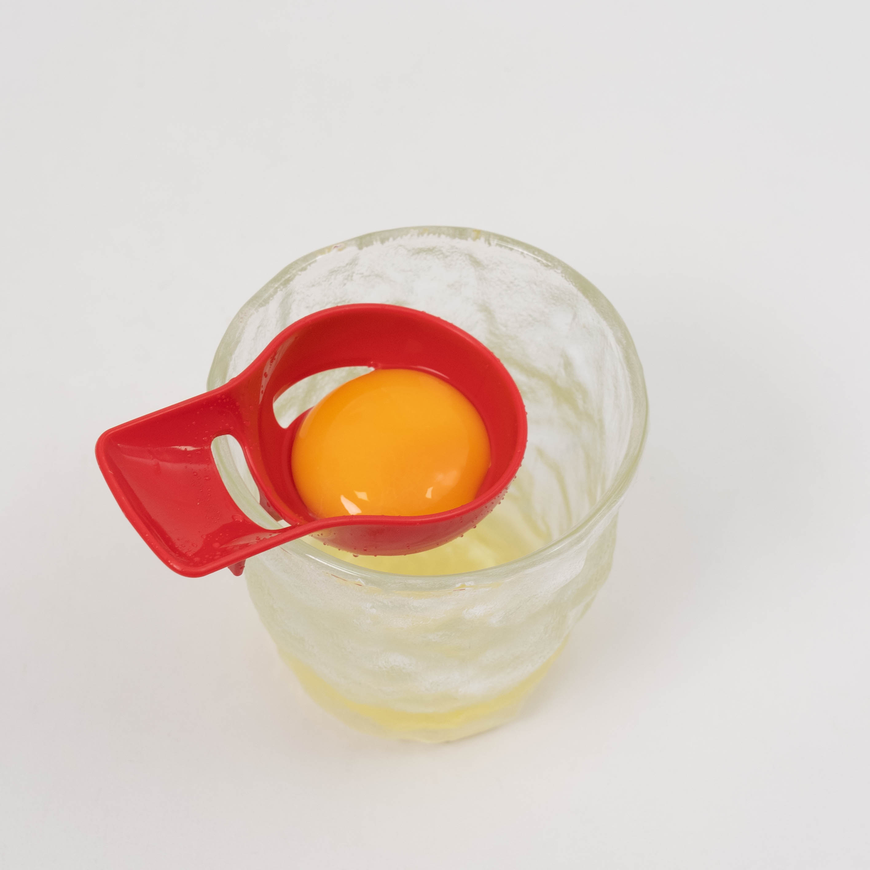 『たまご調理用』黄身わけ器｜簡単に卵の黄身と白身を分ける・ボウルのフチに引っかける|undefined
