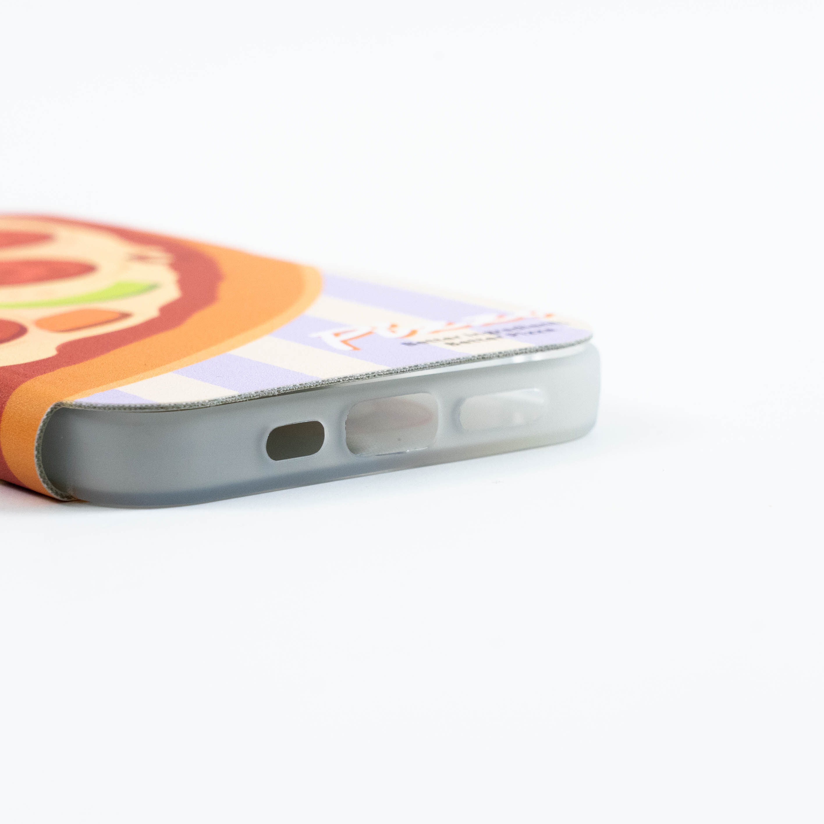 手帳型iPhoneケース｜大きな香ばしいピザが特徴的なスマホケースが登場(^^)|undefined