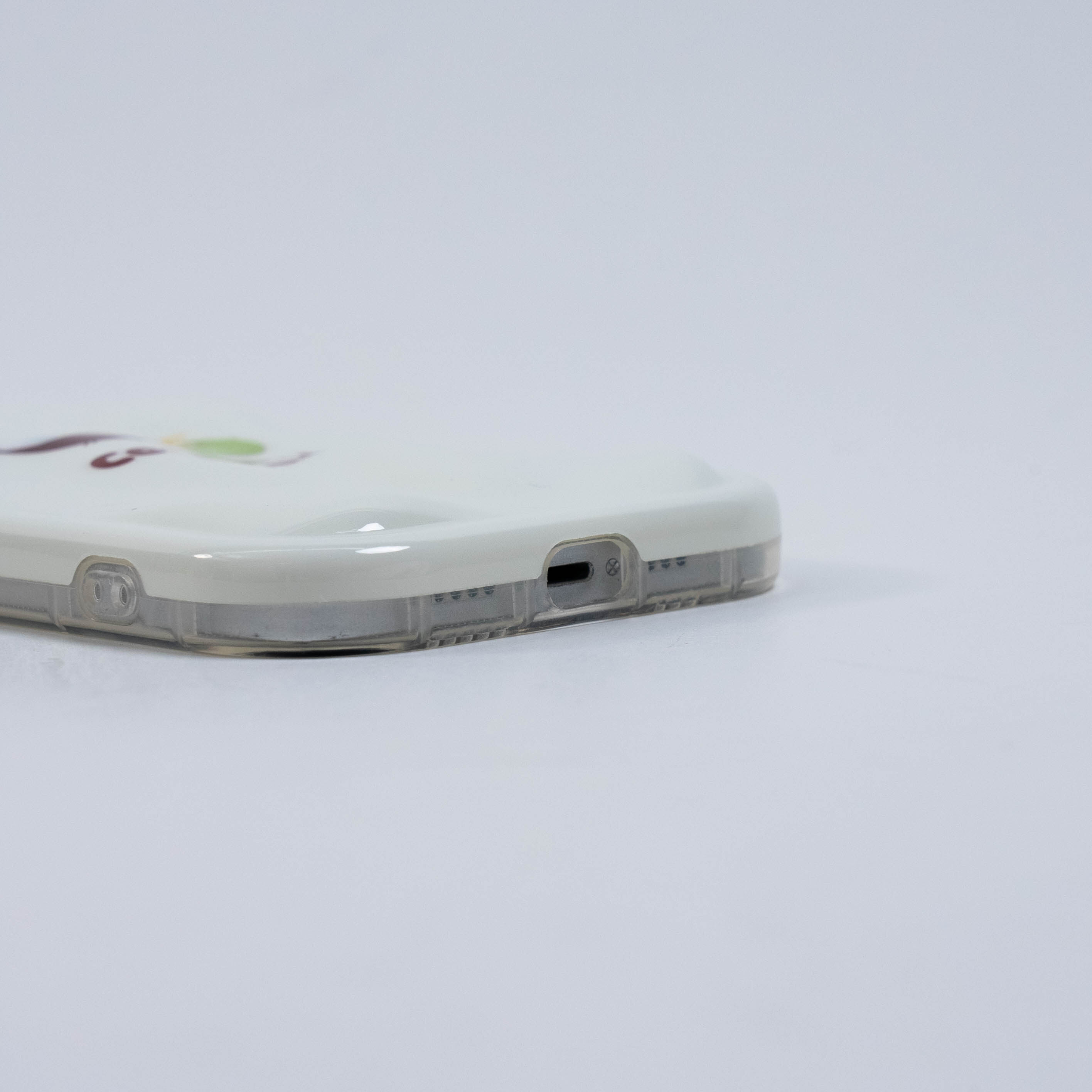 「夏に欠かせない一品」ココナッツ柄の立体的なスマホケース丨見るだけでハワイの海に着いた感じで、果物が好きな方におすすめ|undefined