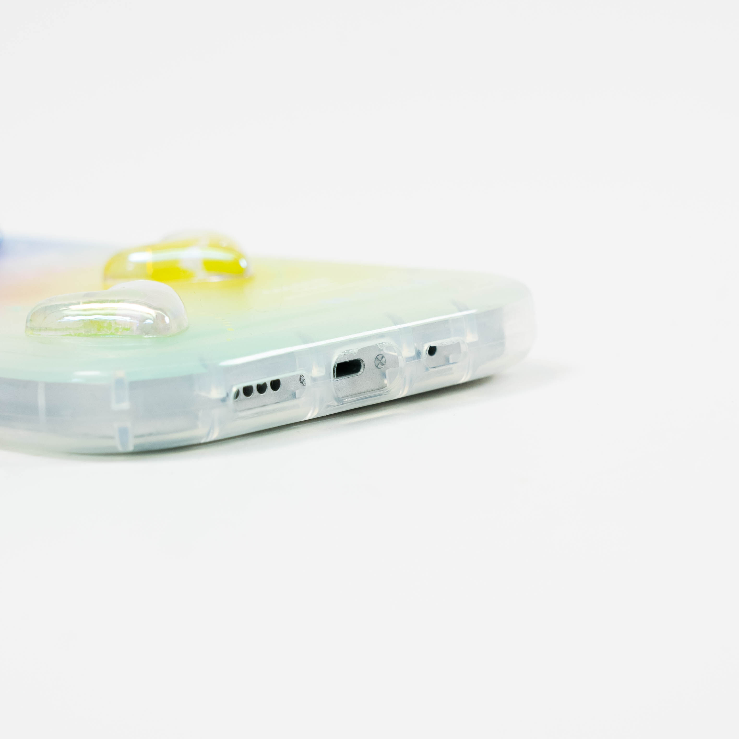 立体ハート柄 虹色のスマホケース丨弾力がある柔らかいTPU素材を使用しているため、簡単に着脱可能|undefined