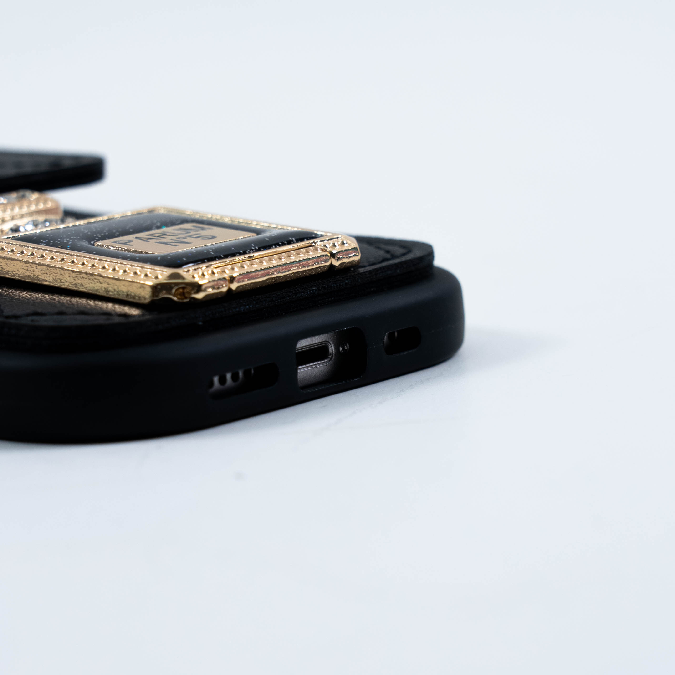 贅沢な香水 ショルダースマホケース丨高級感があり、機能性を充実します|undefined