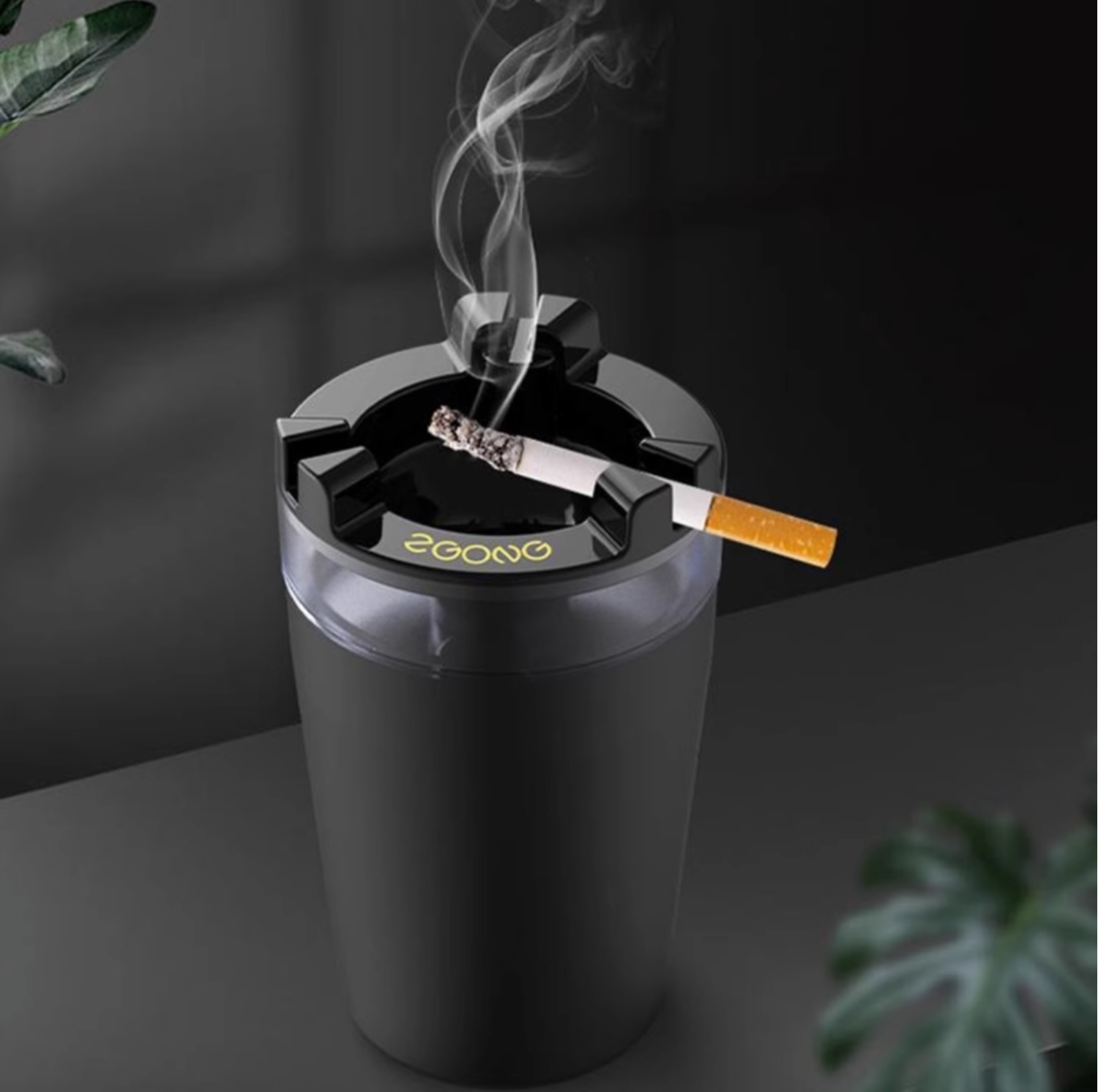 普段使用していた灰皿です。 水タンク付き灰皿｜車載対応！オフィスやリビングにもぴったり