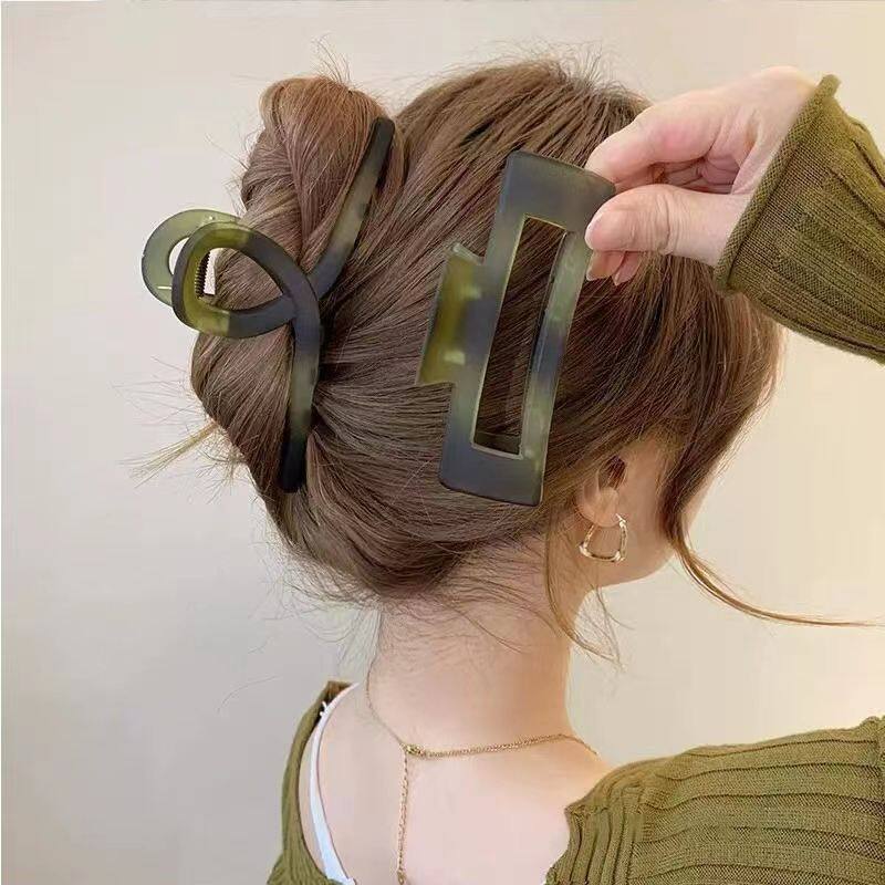 ヘアクリップ｜多くの人に愛され・どんな髪型にも合わせやすい・定番の人気商品です。|undefined
