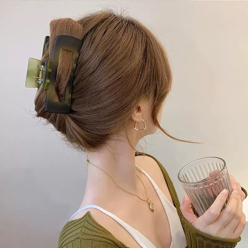 ヘアクリップ｜多くの人に愛され・どんな髪型にも合わせやすい・定番の人気商品です。|undefined