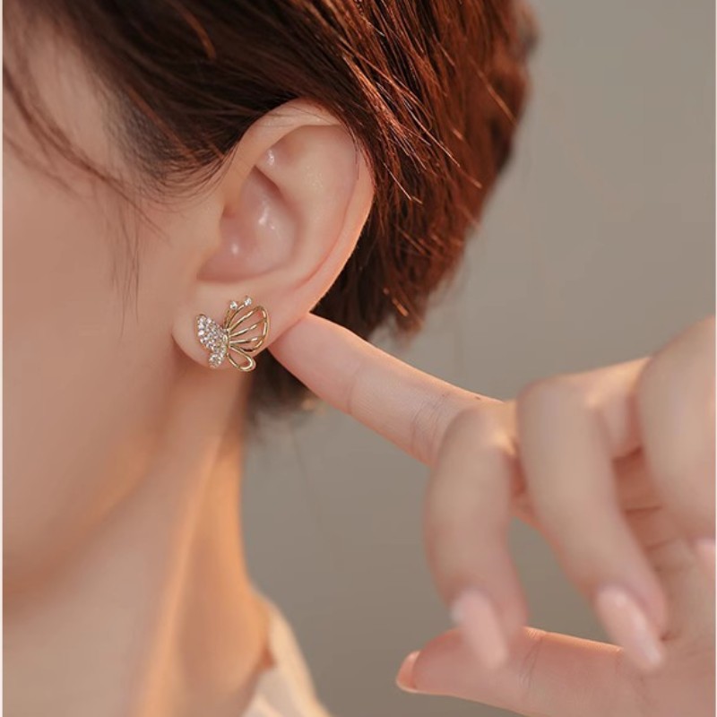 バタフライピアス❘ ジルコニア❘ 14k❘かわいい❘ 華奢 ❘ お祝い❘ ギフト❘ プレゼント|undefined