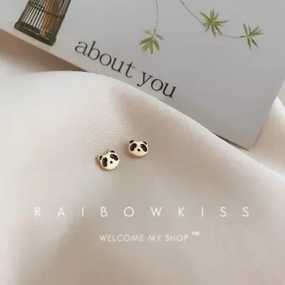 パンダピアス❘小さい❘つけっぱなし❘可愛い❘ 華奢 ❘ お祝い❘ ギフト❘ プレゼント