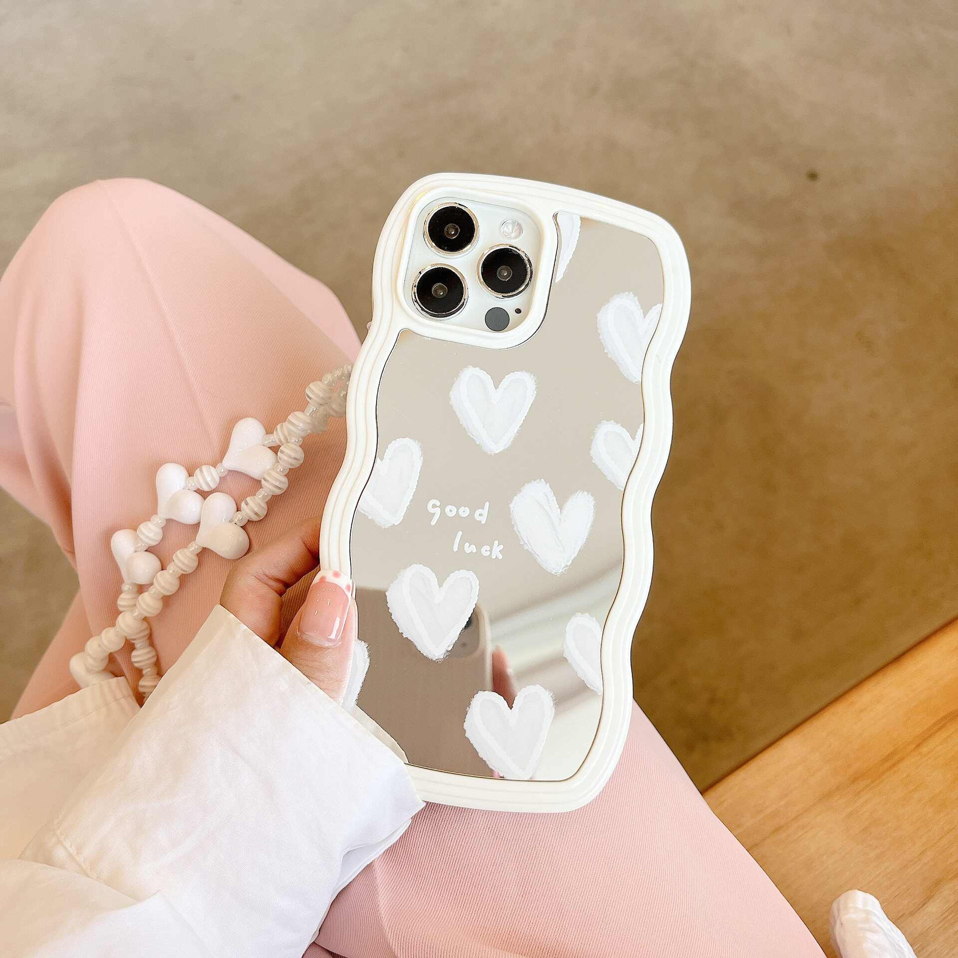 iPhoneスマホケース｜取り外し可能・握りやすい・ミラーとして使用可能|undefined