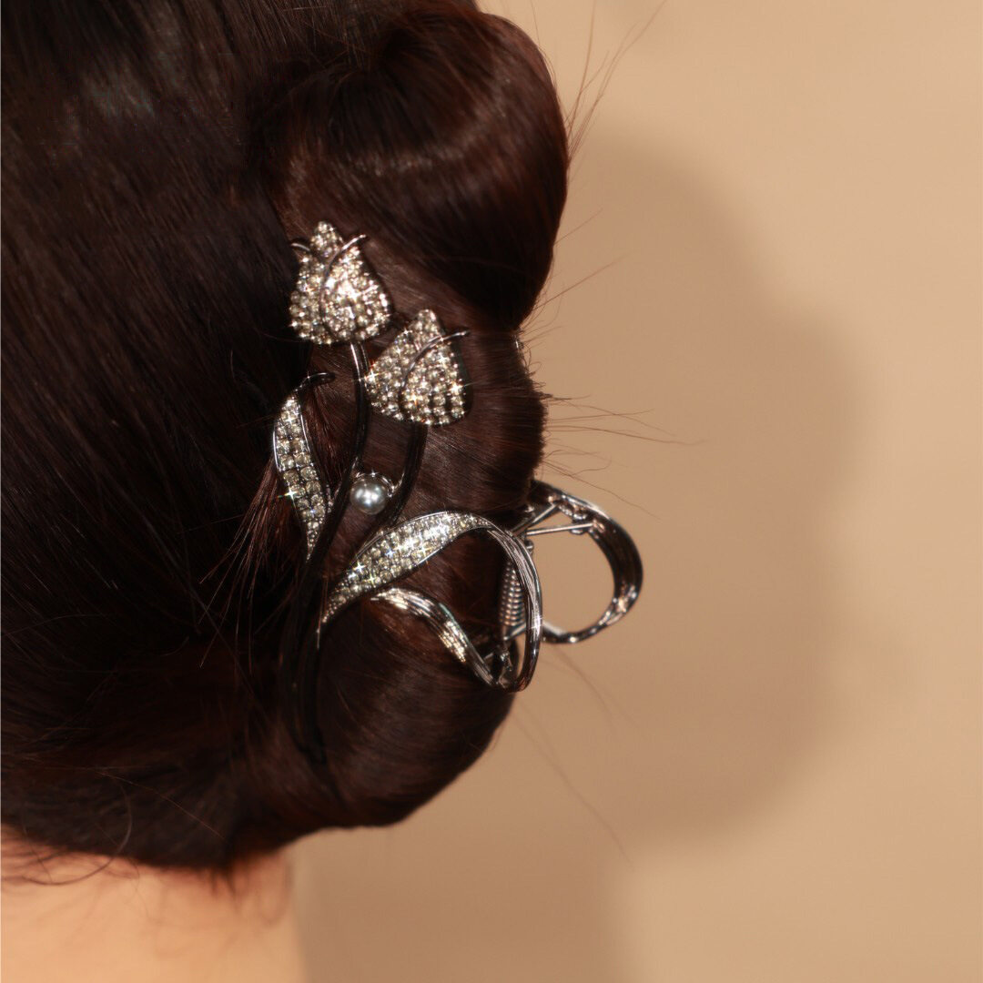 ヘアクリップ｜ヘアアクセサリー・おしゃれなデザイン・ファションと高級感が満載|undefined