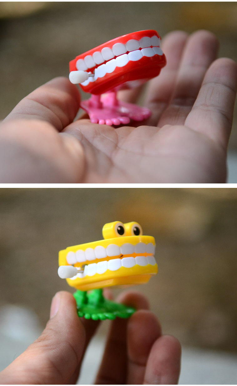 ネジ巻きおもちゃ｜歩く歯のおもちゃ・可愛い・子供向け・歯科用