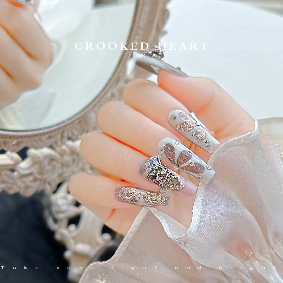 ネイルパーツ｜アクセサリー・ダーク系・斜めハート・チェーン・ネイルDIY・ネイルデザイン・ロング・5個入・うるうる|undefined