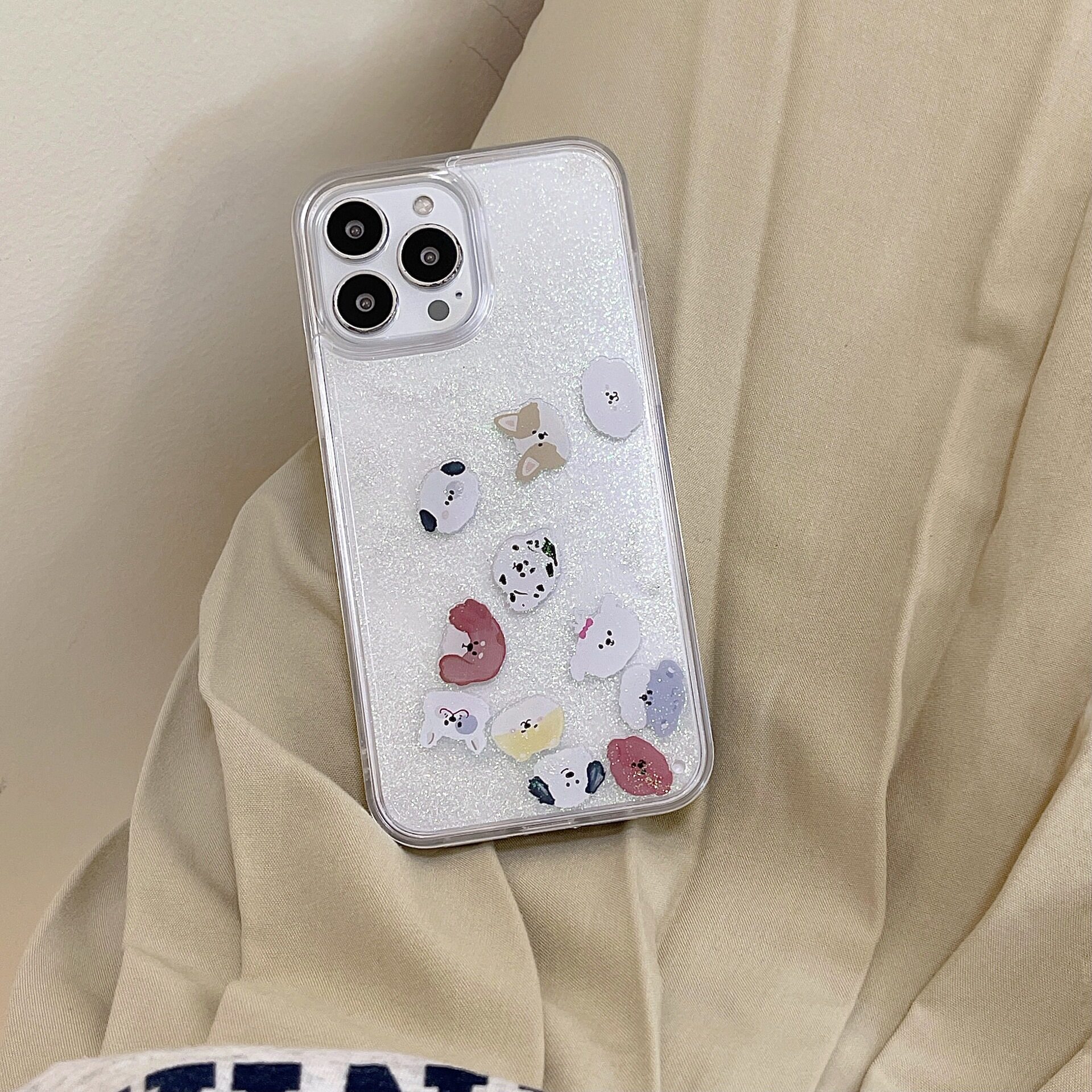 iPhone用スマホケース|15proMax対応・流れる・可愛い・グリッター・動く|undefined