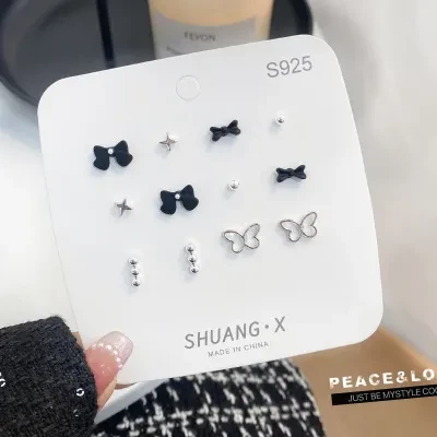 ピアス｜セット・小さな黒いリボン・一週間耳飾り・蝶々・シンプル・カワイイ・眠る時も外さず・日常使い・レディース・ファッション・オシャレ