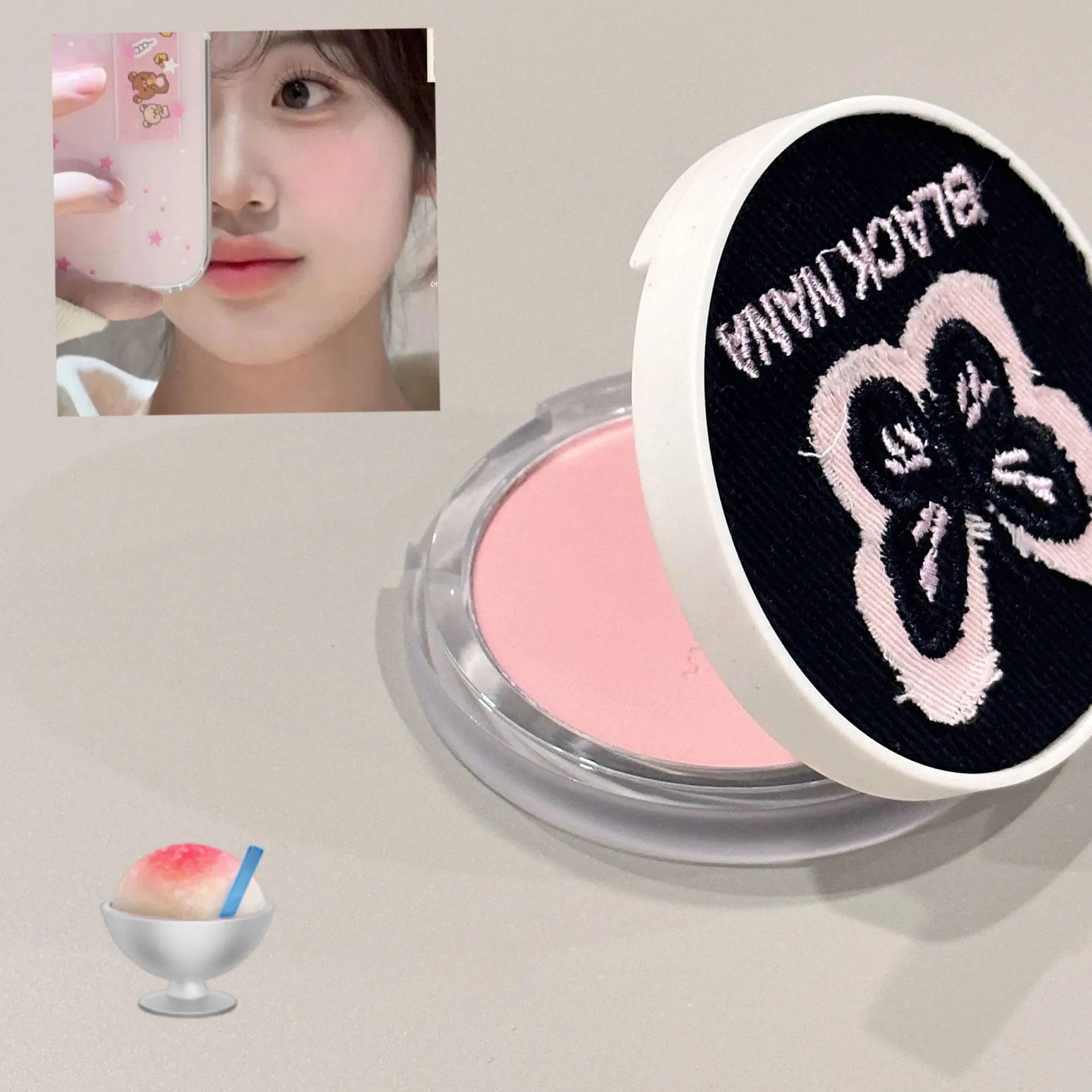 Nana品 BLACK NANA チーク｜フワフワ・可愛い蝶柄・ベルベット質感