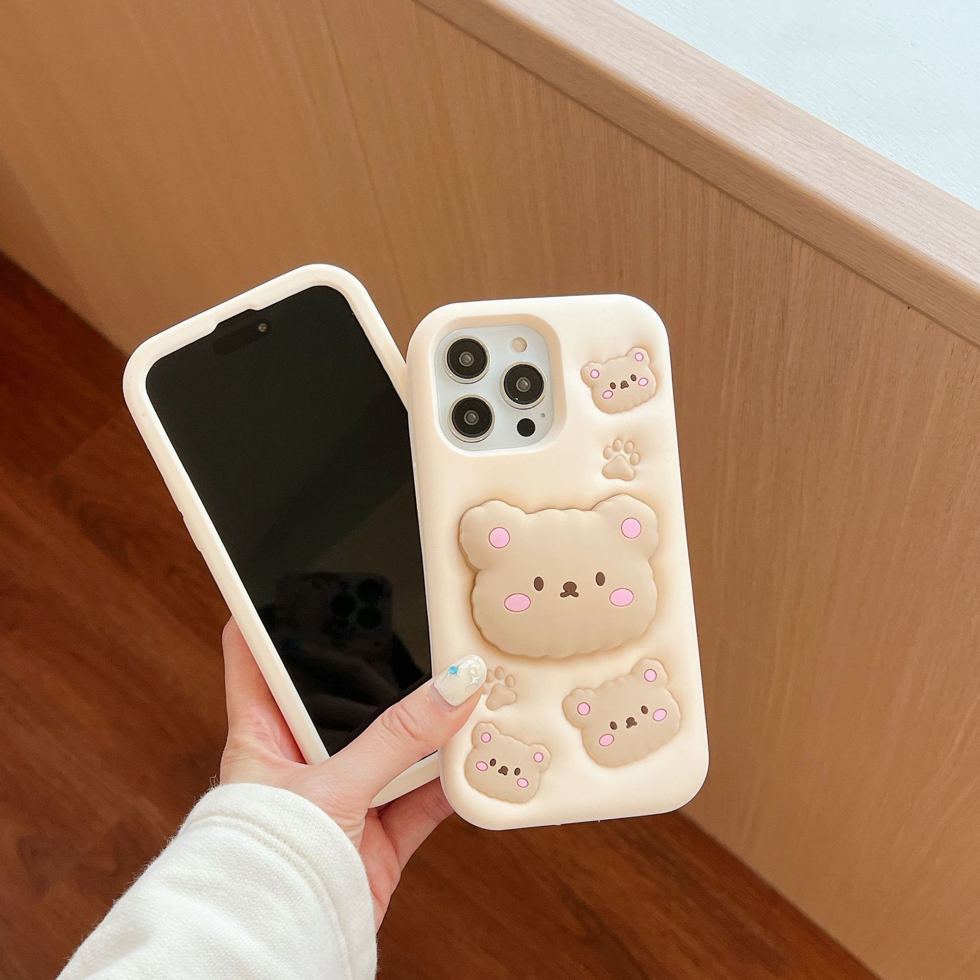 iPhone用スマホケース｜15Pro対応・シリコン素材・柔らかい・女性向け・カバー・くま・かわいい|undefined