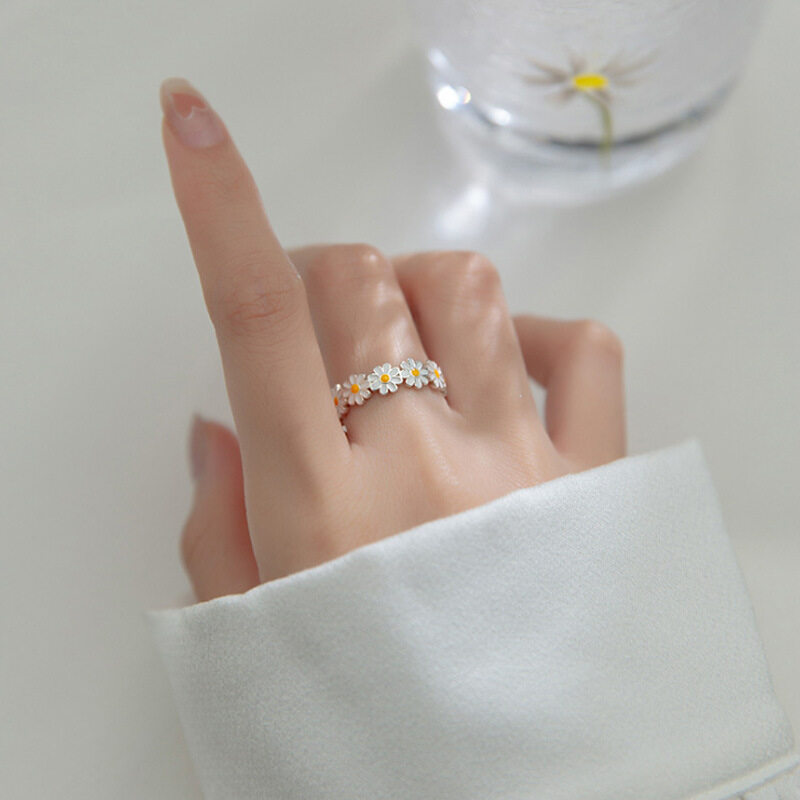 デイジーフラワーリング｜可愛いデザイン・シルバーカラー・女性向け・サイズ調整可能・春夏コレクション|undefined