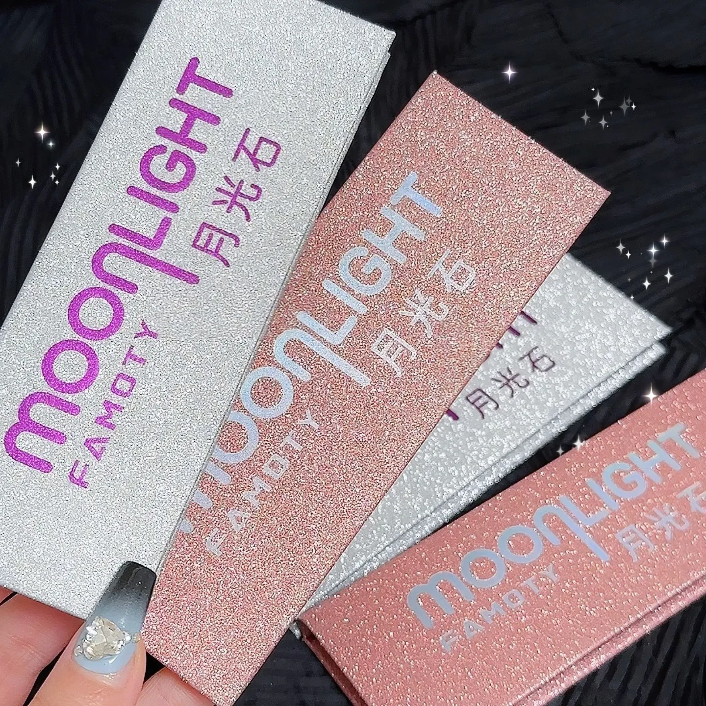 FAMOTYラメアイシャドウ｜細かい光沢・銀河柄・ダイヤモンド・輝き