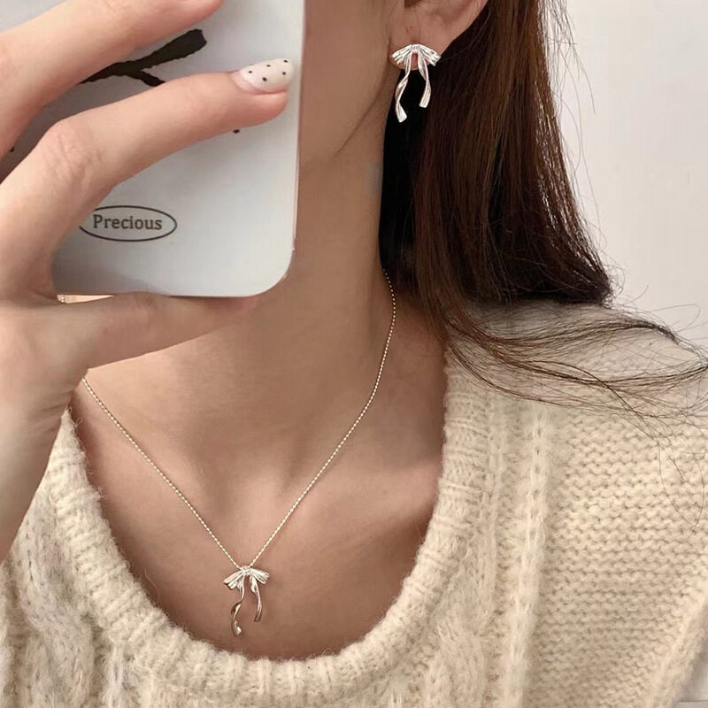 ピアス｜蝶結びピアス・韓国風・おしゃれ・個性的・上品・銀ピン・やさしい耳飾り|undefined