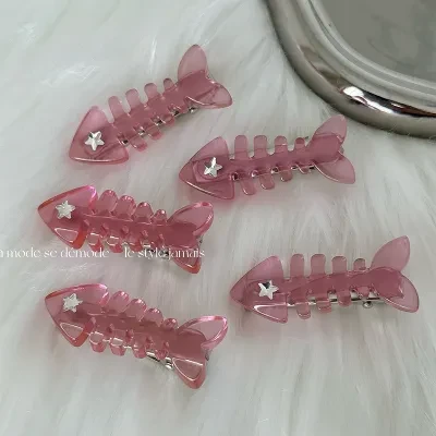 ヘアクリップ｜ピンク・小魚・刺しピン・デザイン・ダックビルクリップ・前髪・サイドクリップ・新作・ヘアアクセサリー・おしゃれ