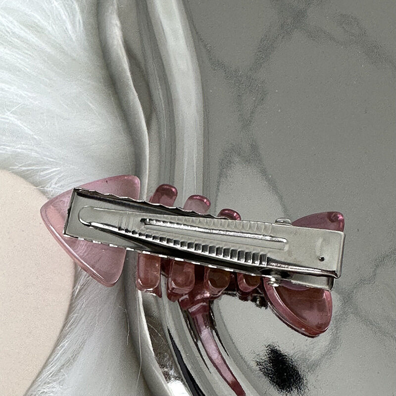 ヘアクリップ｜ピンク・小魚・刺しピン・デザイン・ダックビルクリップ・前髪・サイドクリップ・新作・ヘアアクセサリー・おしゃれ|undefined