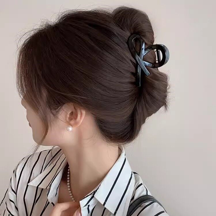 ヘアクリップ｜デザイン・バタフライリボン・ハーフアップ・ヘアクリップ・後頭部・まとめ髪・ファッション・サメクリップ|undefined