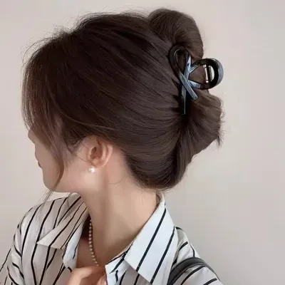 ヘアクリップ｜デザイン・バタフライリボン・ハーフアップ・ヘアクリップ・後頭部・まとめ髪・ファッション・サメクリップ