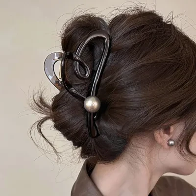YOOYOOTOWN ヘアクリップ｜ハート型・パール・ヘアクリップ・大サイズ・後頭部用・シャーククリップ・エレガント・透かしデザイン