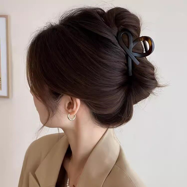 ヘアクリップ｜デザイン・バタフライリボン・ハーフアップ・ヘアクリップ・後頭部・まとめ髪・ファッション・サメクリップ|undefined