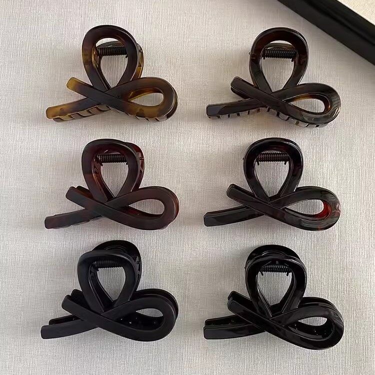 ヘアクリップ｜デザイン・バタフライリボン・ハーフアップ・ヘアクリップ・後頭部・まとめ髪・ファッション・サメクリップ|undefined