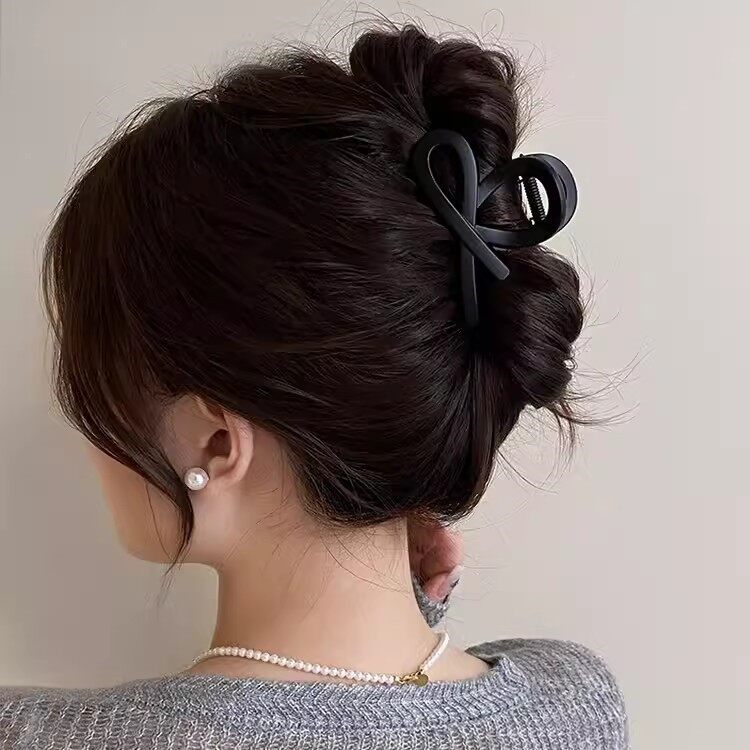 ヘアクリップ｜デザイン・バタフライリボン・ハーフアップ・ヘアクリップ・後頭部・まとめ髪・ファッション・サメクリップ|undefined