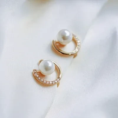 ピアス＆イヤリング｜パール・シリコン・小さめ・通勤・シンプル・レディース向け