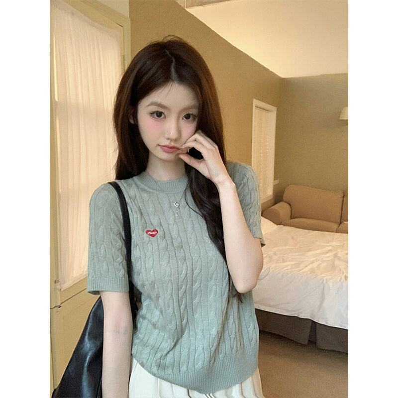 ニットトップス｜アカデミック風・刺繍・Tシャツ・半袖・デザイン感|undefined