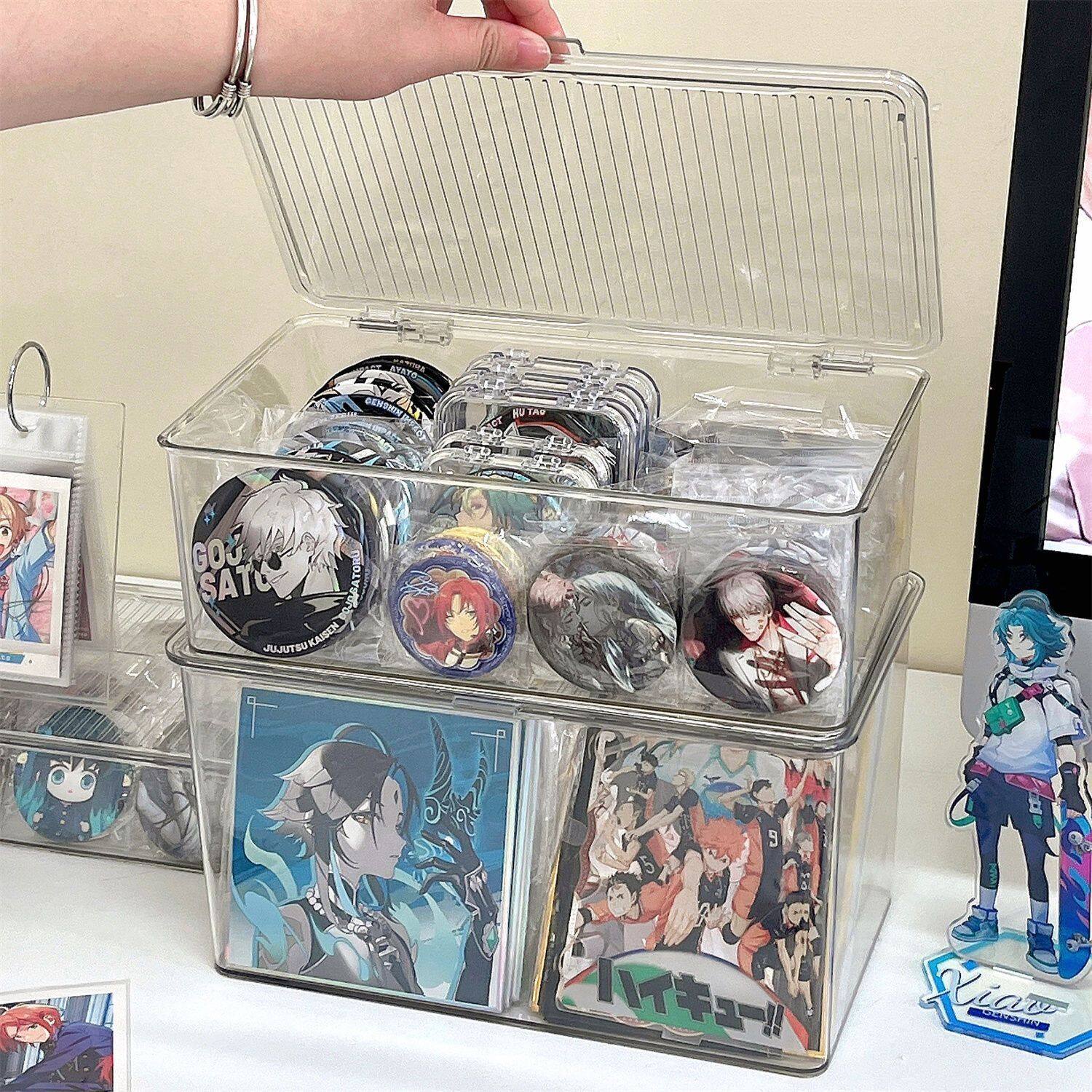【推し活してる】缶バッジ収納ボックス｜アクリル収納ケース・卓上・透明・蓋付き・小物入れ・トレカ収納・カード収納・缶バッジディスプレイ用|undefined