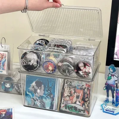 【推し活してる】缶バッジ収納ボックス｜アクリル収納ケース・卓上・透明・蓋付き・小物入れ・トレカ収納・カード収納・缶バッジディスプレイ用