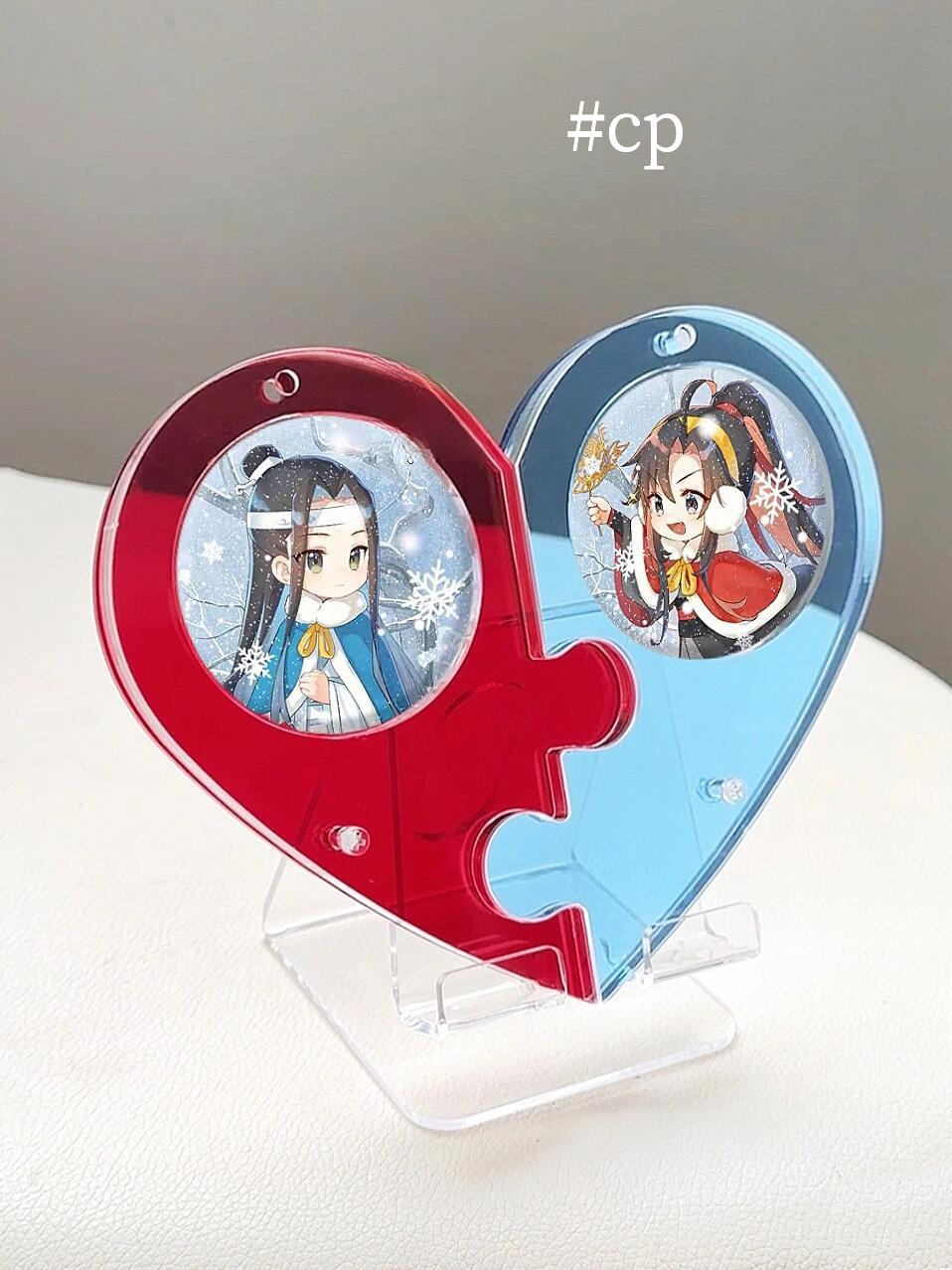 推し活してる】缶バッジ展示アクリルスタンド｜ハートのデザイン