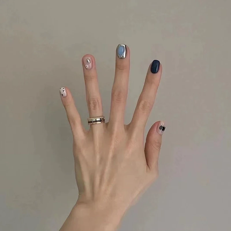 💅ネイルチップ｜ネイルシール　シンプルでおしゃれ　肌が白く取り立て　学生もあう|undefined
