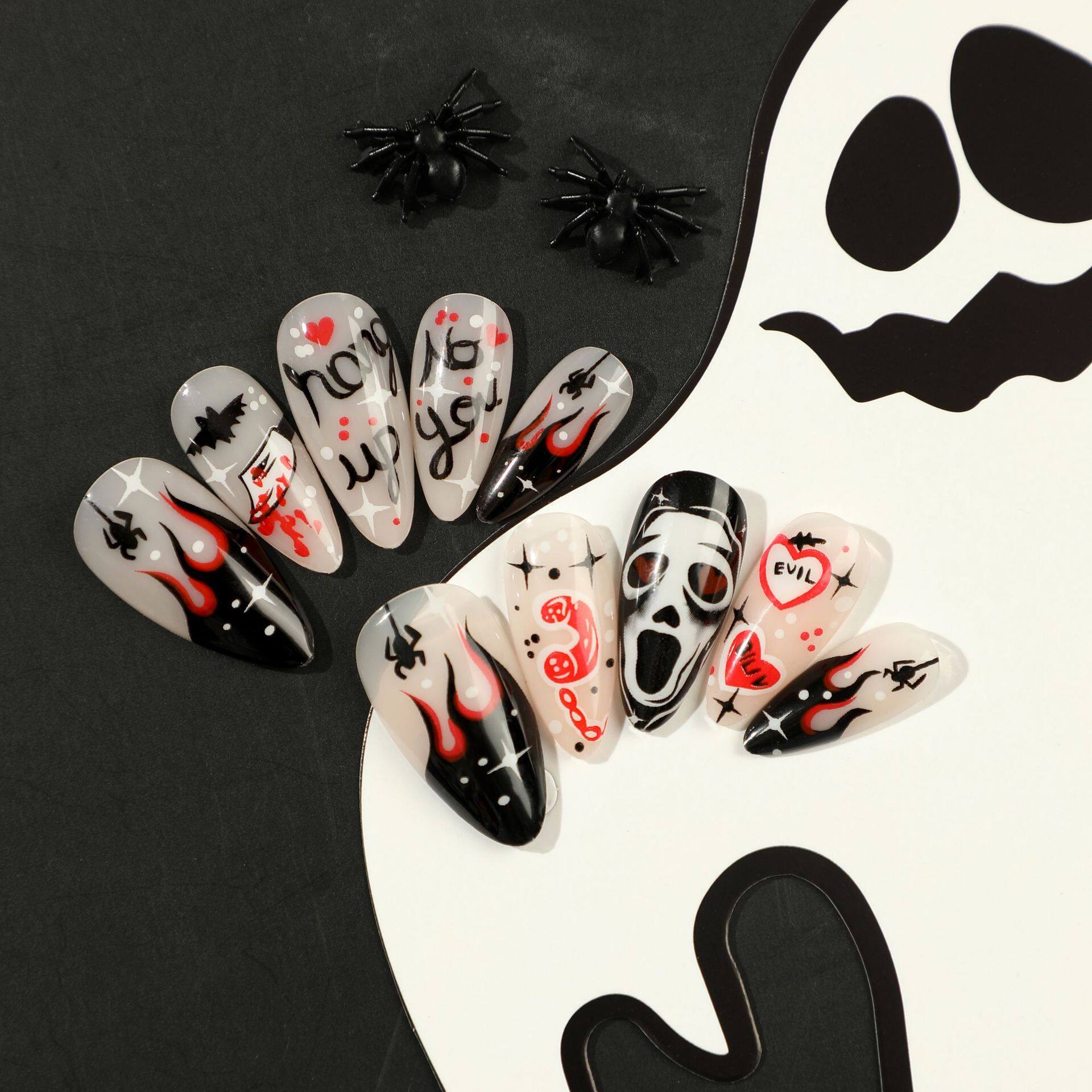 ネイルチップ｜ハロウィン・黒い炎・黒いクモ・赤いハート・ドクロ・完成品|undefined