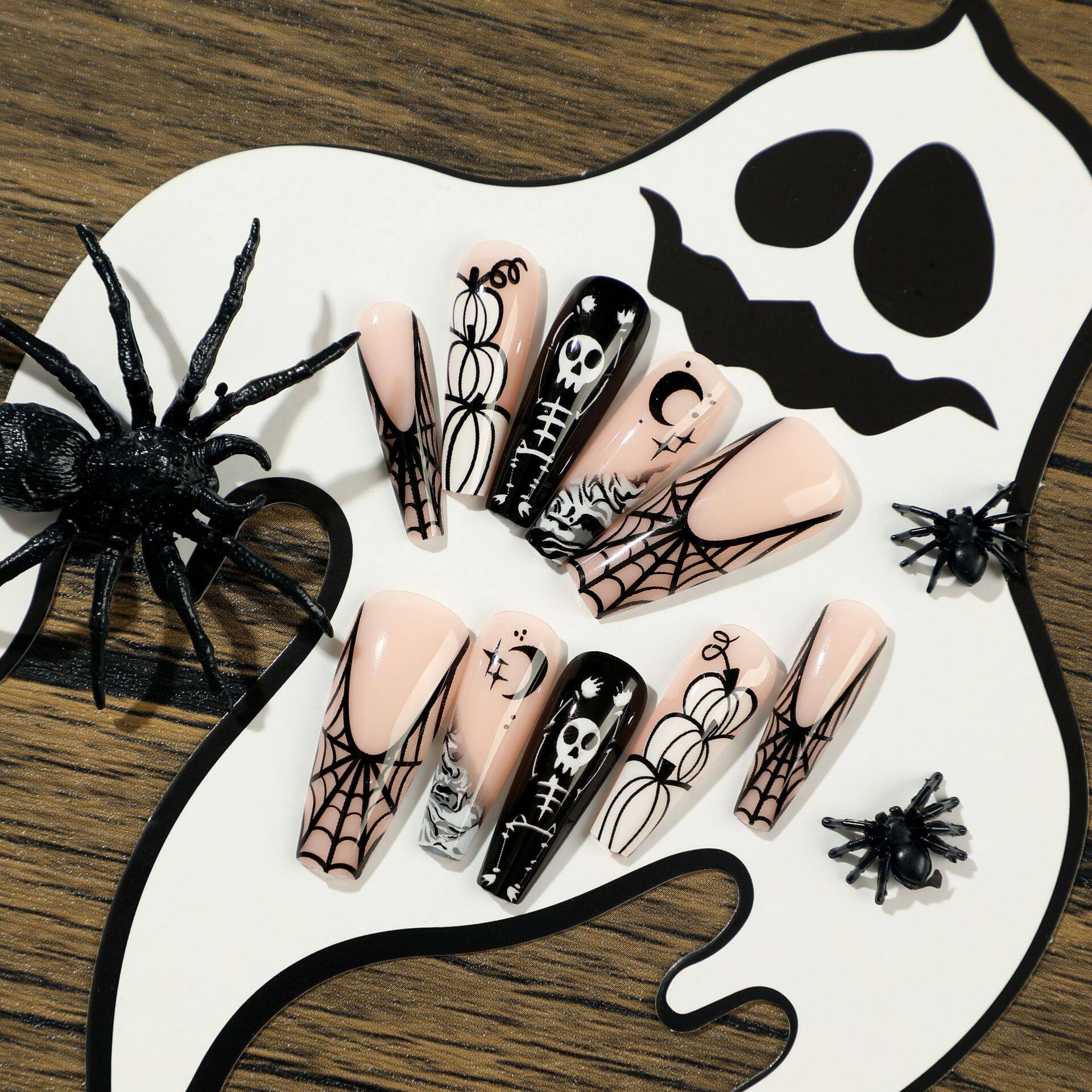 ネイルチップ｜ハロウィン・クモの巣・白い・ドクロ・カボチャ・星・月・完成品|undefined