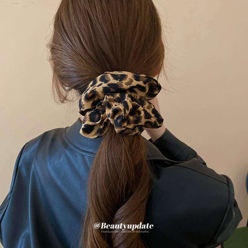 シュシュ｜レトロ・ヒョウ柄・ハイポニーテール・ヘアゴム・クラシック・ヘアアクセサリー|undefined