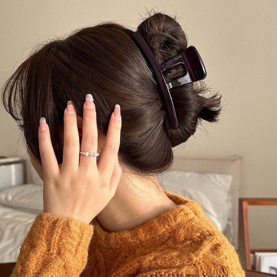 ヘアクリップ｜ヘアアクセサリー・個性的・厚手・アップスタイル・気品|undefined